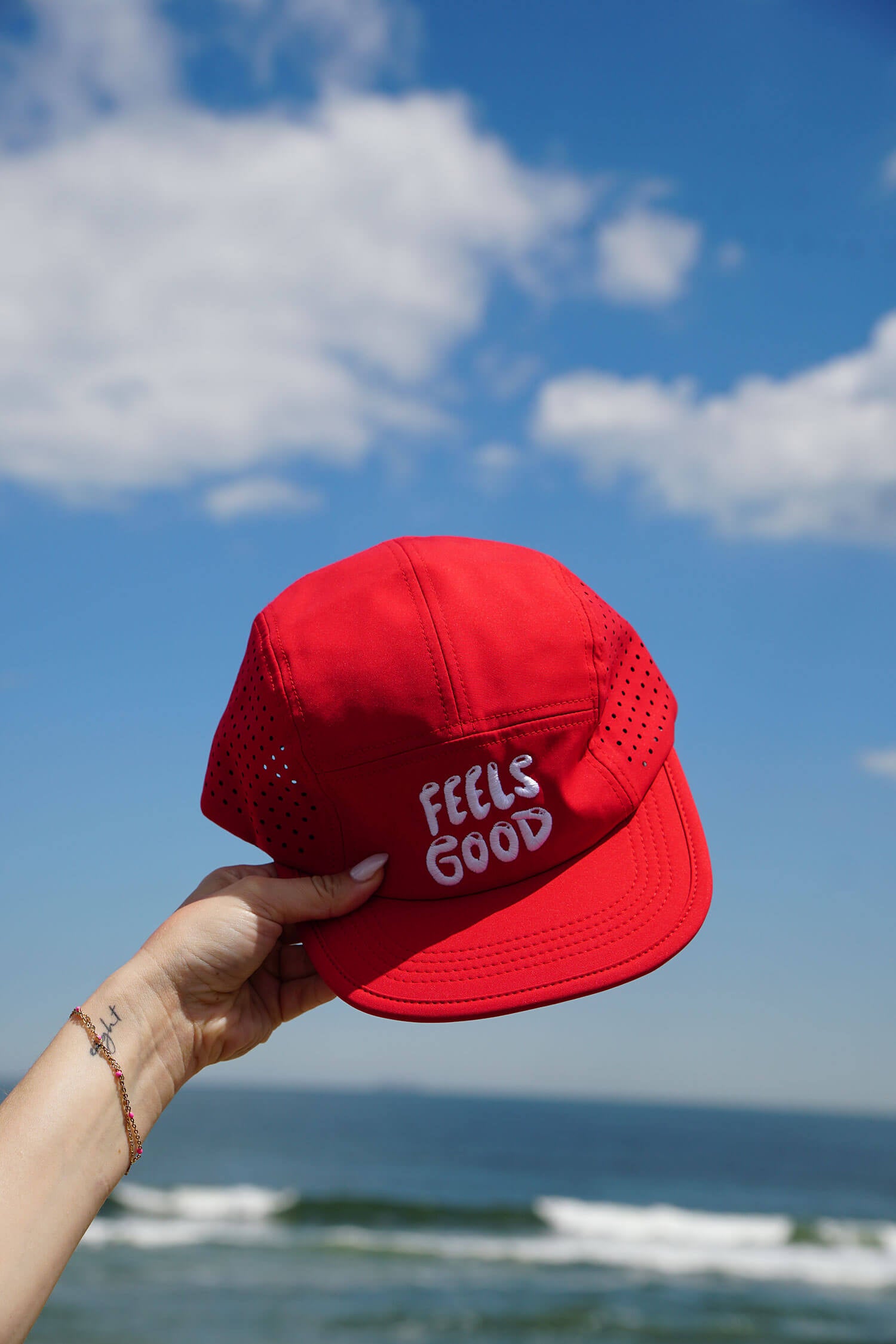 Feels Good Running Hat - Red