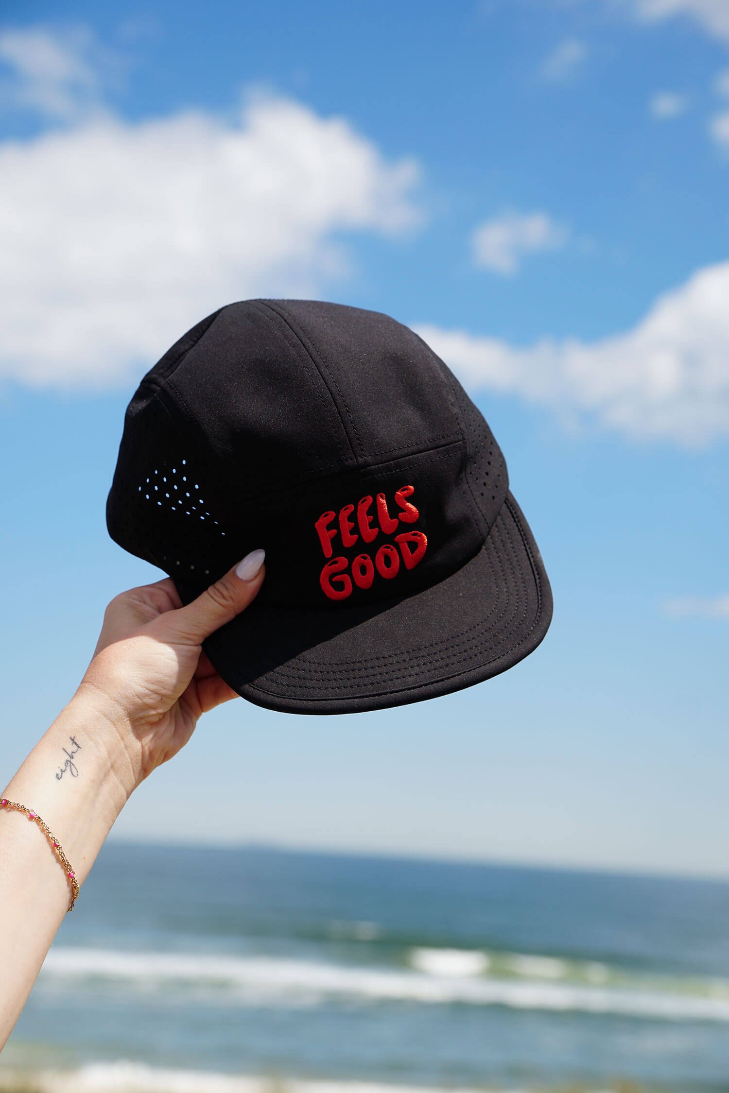 Feels Good Running Hat - Black